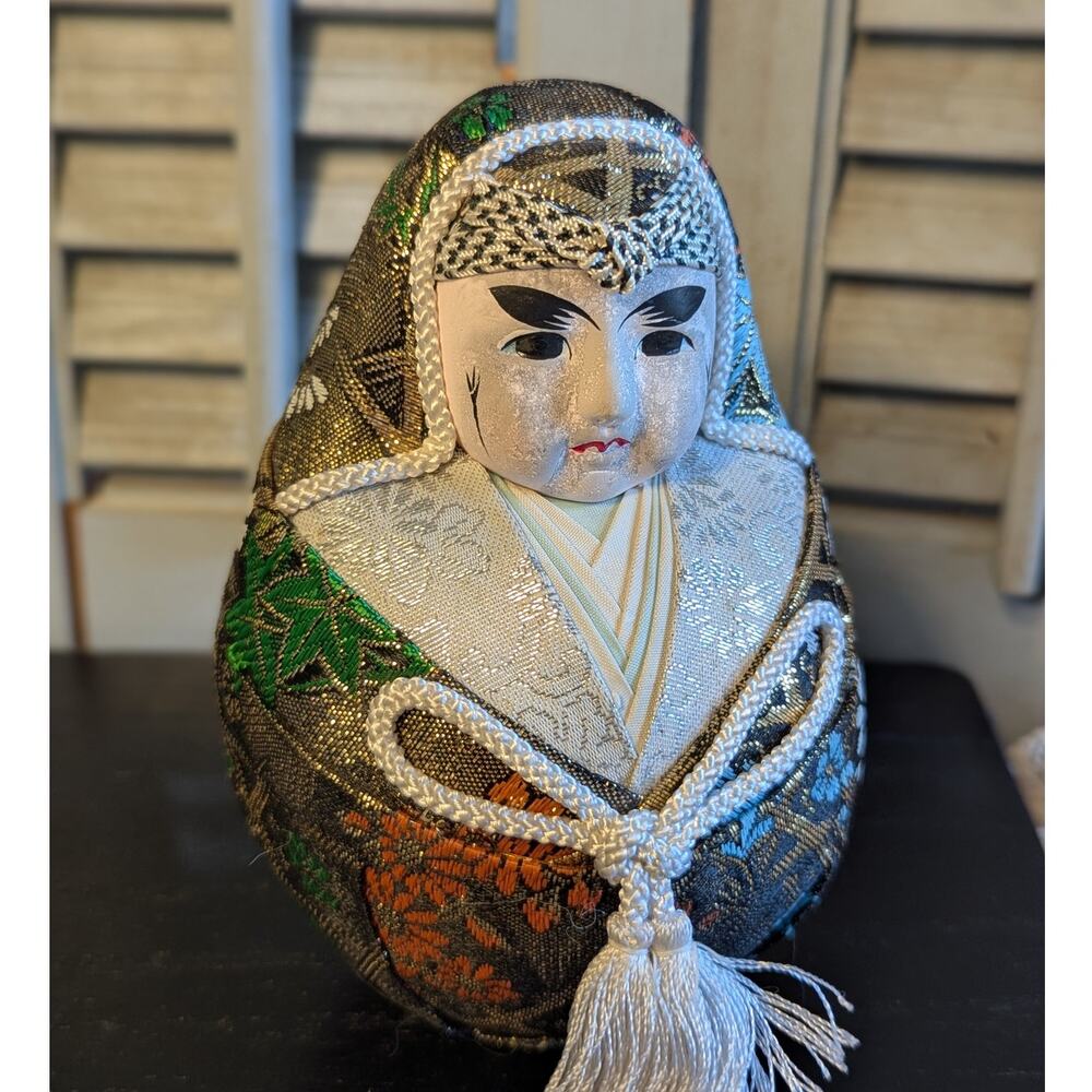 Vintage collectible traditional Japanese Hime Daruma doll